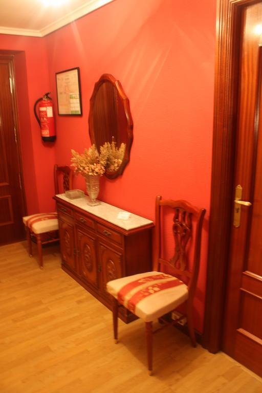 Hostal Temino Бургос Экстерьер фото