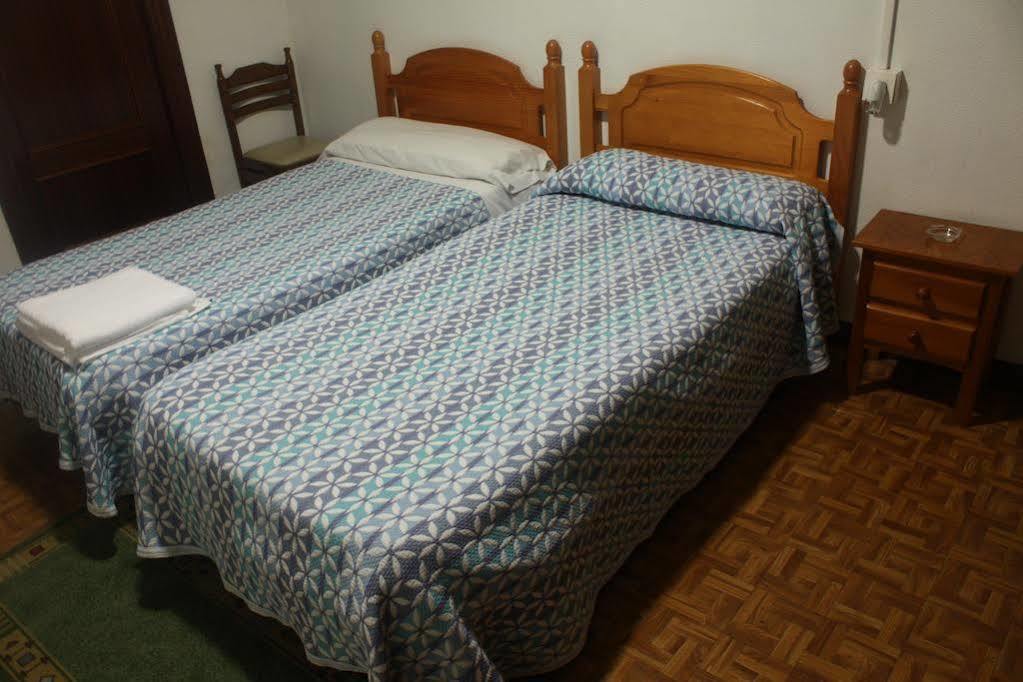 Hostal Temino Бургос Экстерьер фото